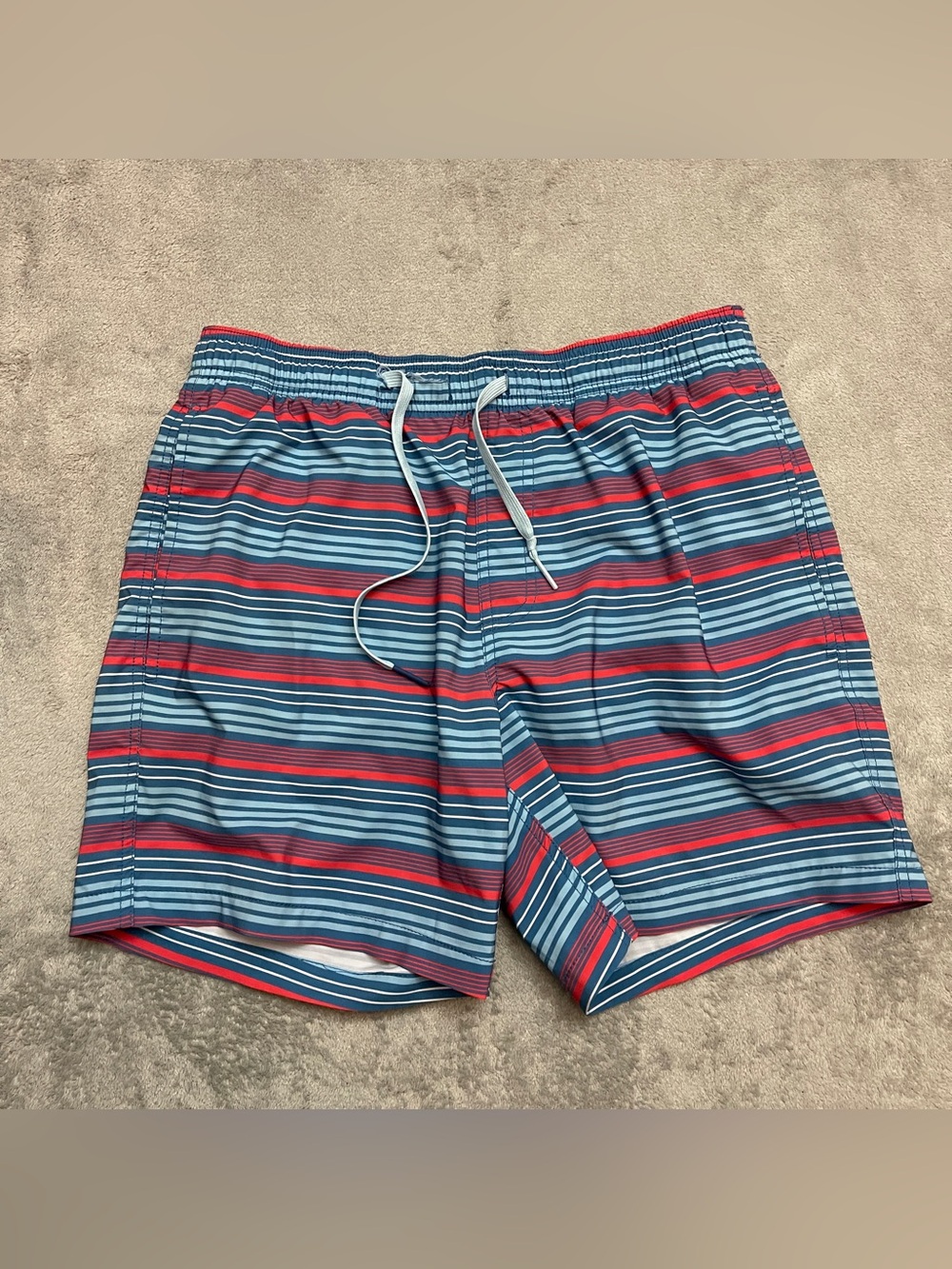 Southern Tide Men's Small Swim Trunks Horizontal Stripes Blue